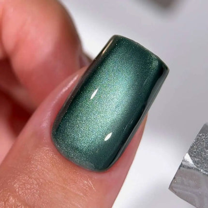 HEYLOVE Cat Eye Bengal (rich dark green) 15ml
