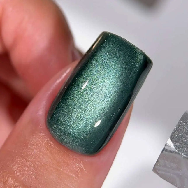 HEYLOVE Cat Eye Bengal (rich dark green) 15ml