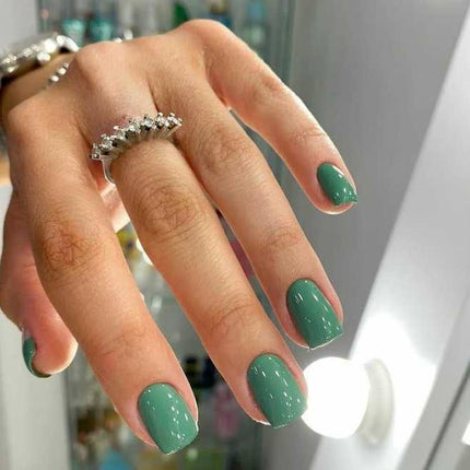 Gel-Lack Desire №38 klassisches Violett 8ml KARO