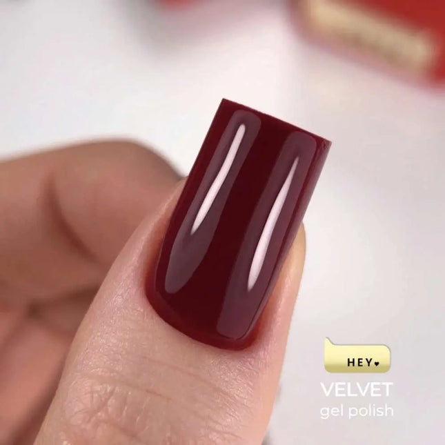 HEYLOVE Gel Polish Velvet 15ml - Pomegranate