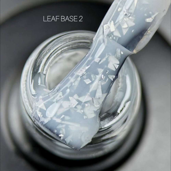 Saga Leaf Capa de base №02 Milk con lámina plateada 9ml