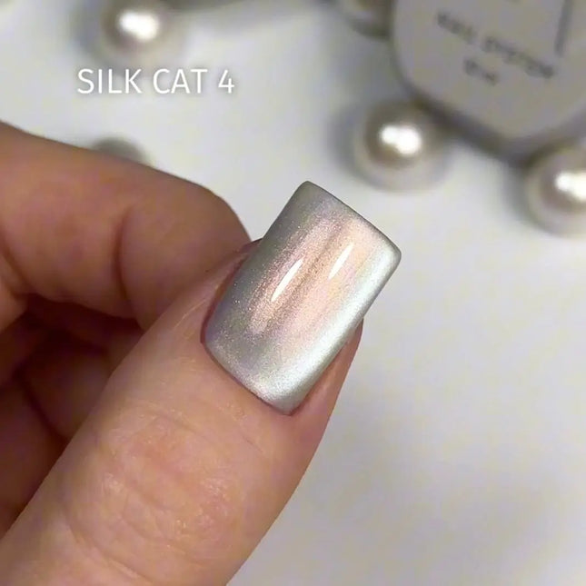 Saga Cat Eye Silk №4 cu efect de pulbere de cupru 10ml