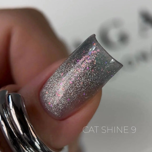 Saga Cat Eye Shine Nr. 09 Grau Grün mit holografischem Glitzer 9ml